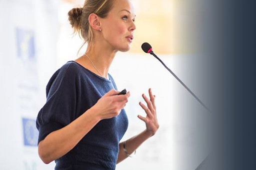 How an Inspirational Speaker Motivates You to Achieve Your Goals